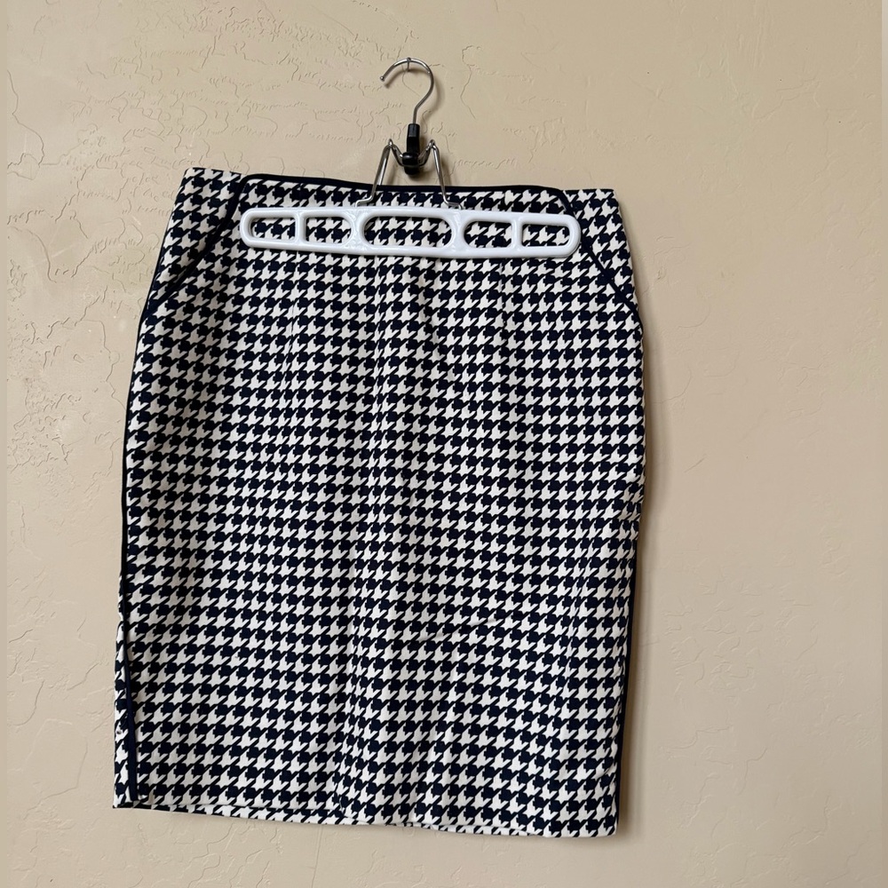 Forever 21 Navy and White Pencil Skirt